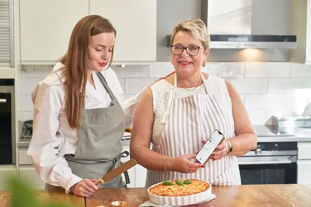 Cooking together using RecipeMind app