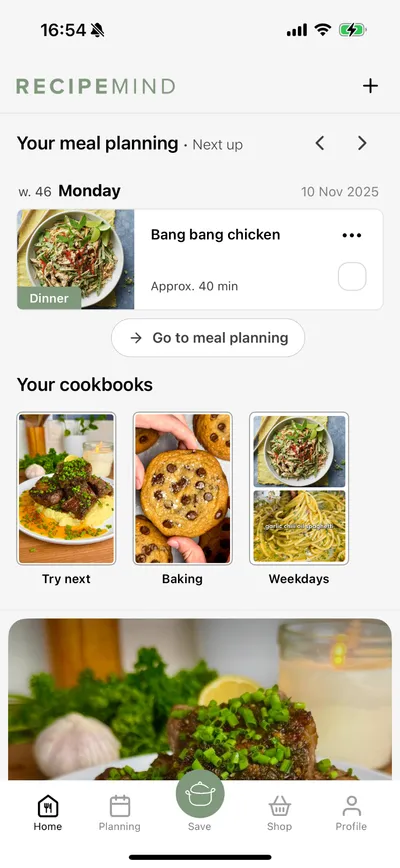 RecipeMind app interface showing cookbooks and meal planning